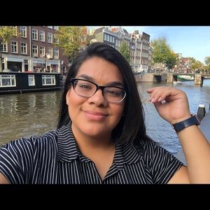 Meet your Posher, Sharon